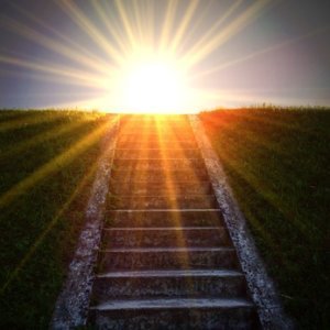 Quelle: Bild "Light stairway" von Jürgen Fälchle bei Fotolia