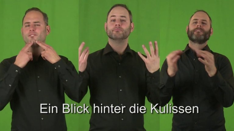 Der Dolmetscher, der die Bibel in die Gebärdensprache übersetzt